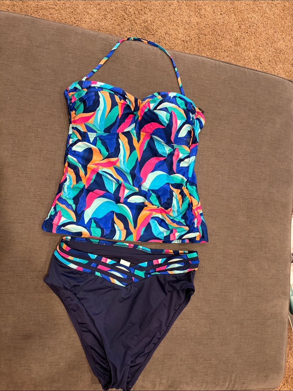 Women’s La Blanca Multicolor Tankini Set with Navy Bottoms sz 10